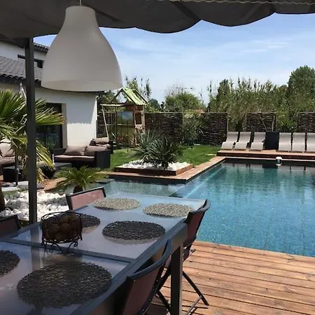 Piscine Sur A 50 Metres De La Willa Agde
